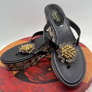 COACH Norice khaki wedge thong sandals. Size 8